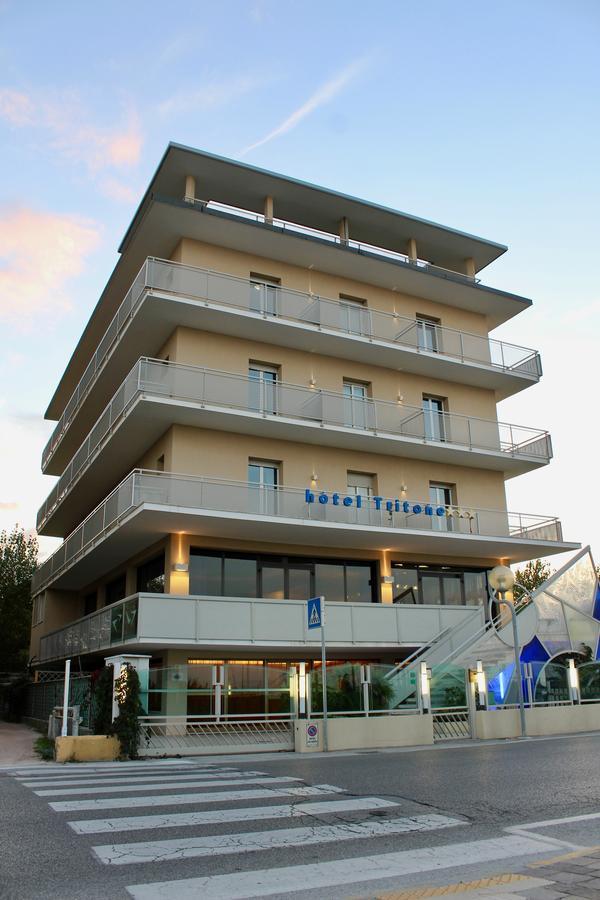 Hotel Tritone Rimini Exterior foto